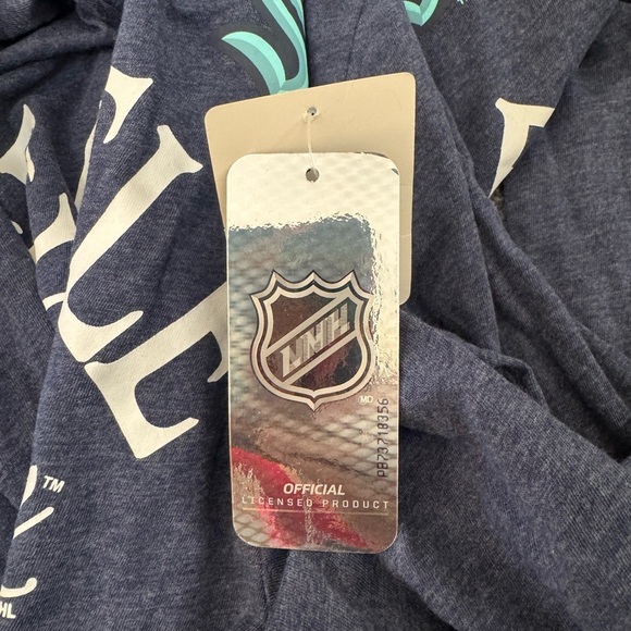 NWOT Women’s NHL Seattle Kraken long sleeve hooded lightweight pullover Large - Picture 5 of 5